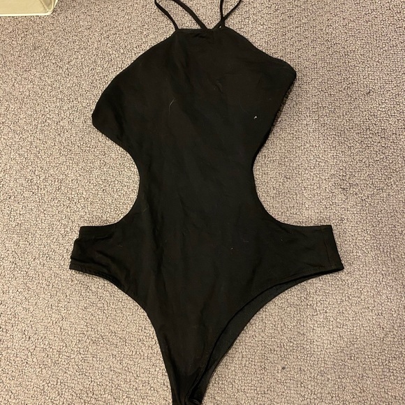 Tops and swimwear - Picture 11 of 16